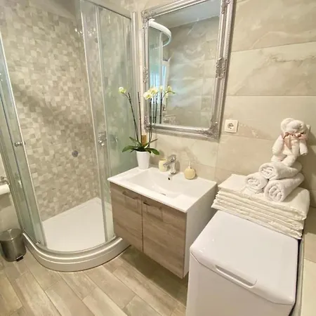 Davorka Apartment *